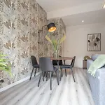 Cornelia Elegance House Apartmán *